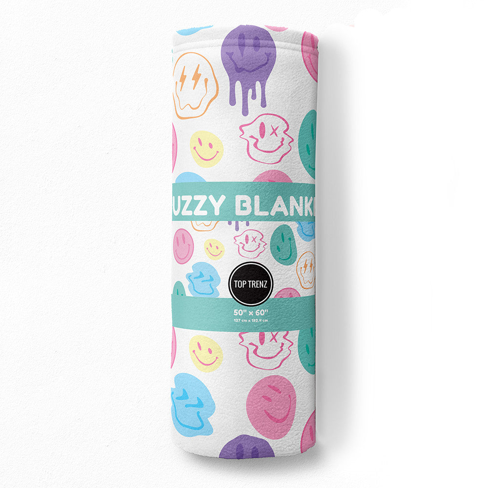Smiley Fuzzy Throw Blanket For Bedrooms And Dorm Rooms | Top Trenz